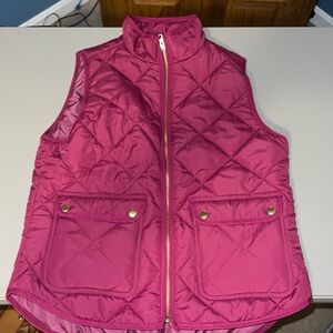 Medium women’s J. Crew vest. In great condition.